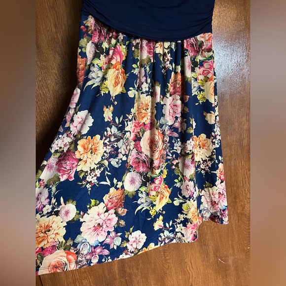 Dress - Picture 7 of 8